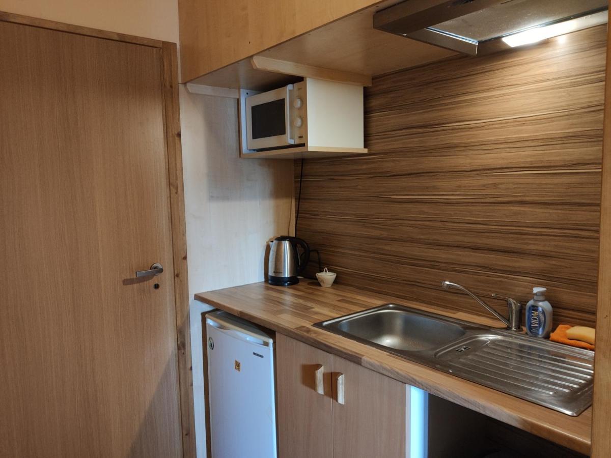 U Certa Hotel Čerčany Bagian luar foto