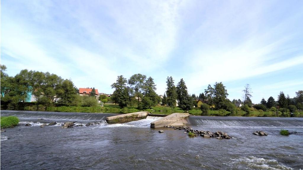 U Certa Hotel Čerčany Bagian luar foto