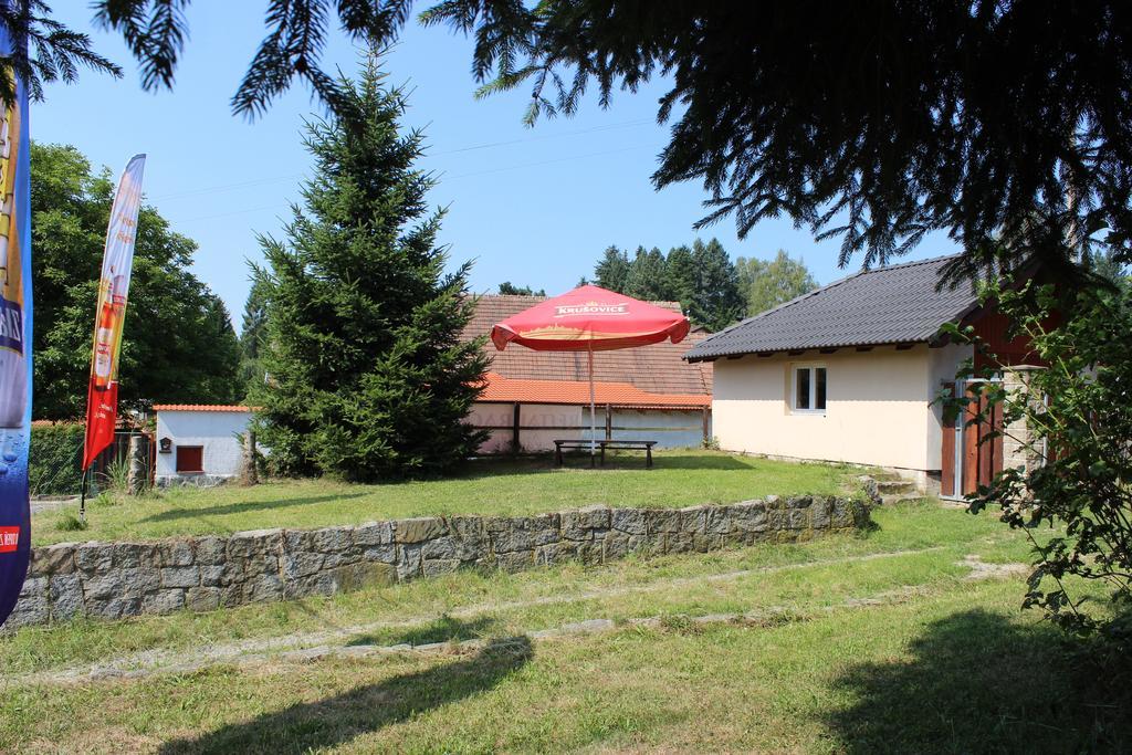 U Certa Hotel Čerčany Bagian luar foto