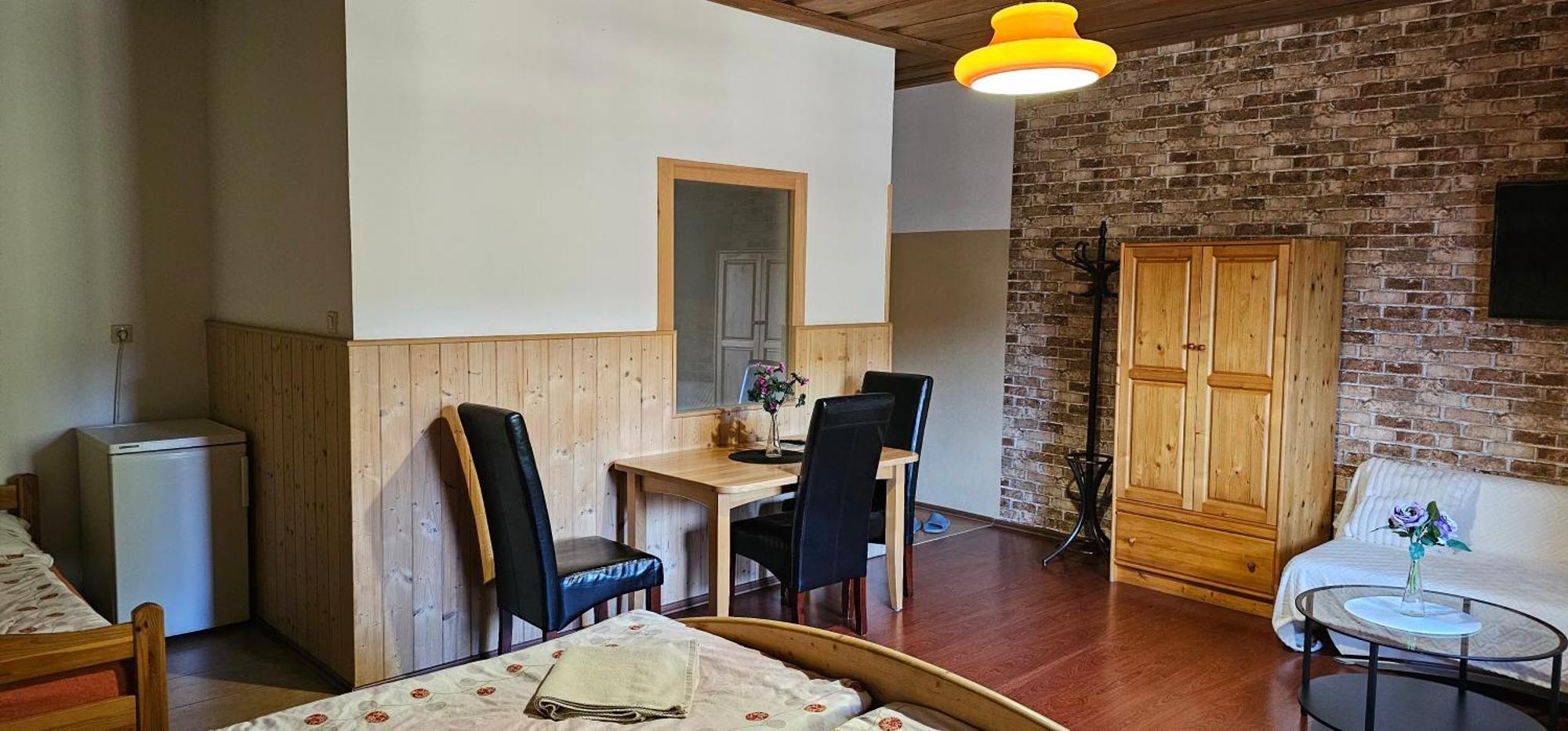 U Certa Hotel Čerčany Bagian luar foto