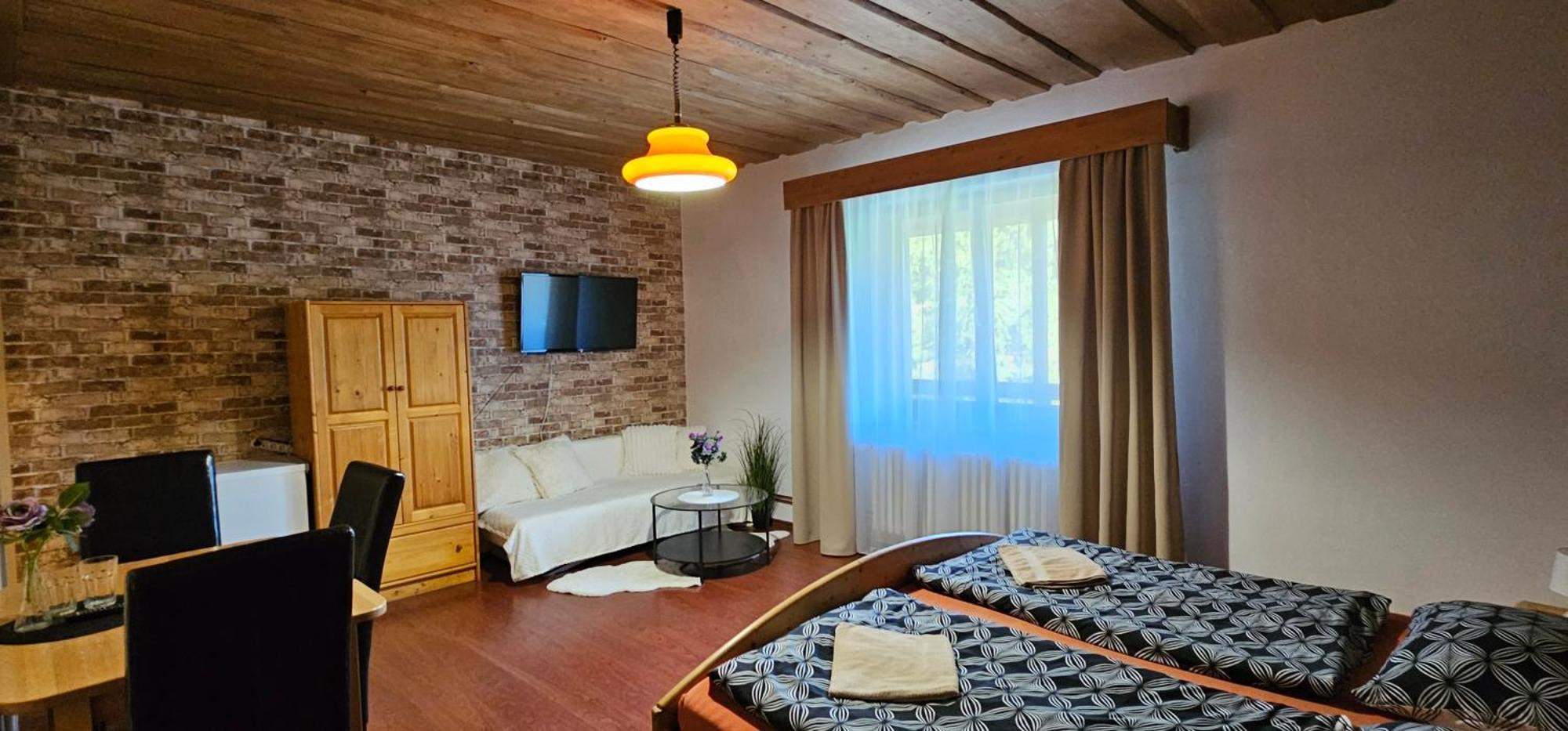 U Certa Hotel Čerčany Bagian luar foto