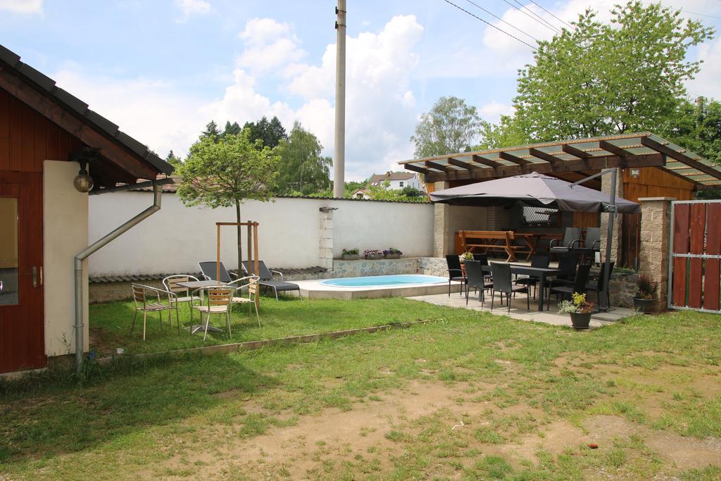 U Certa Hotel Čerčany Bagian luar foto